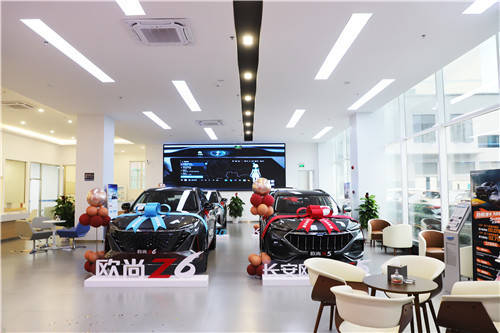 大有可玩的“汽車機器人”——長安歐尚Z6來了！